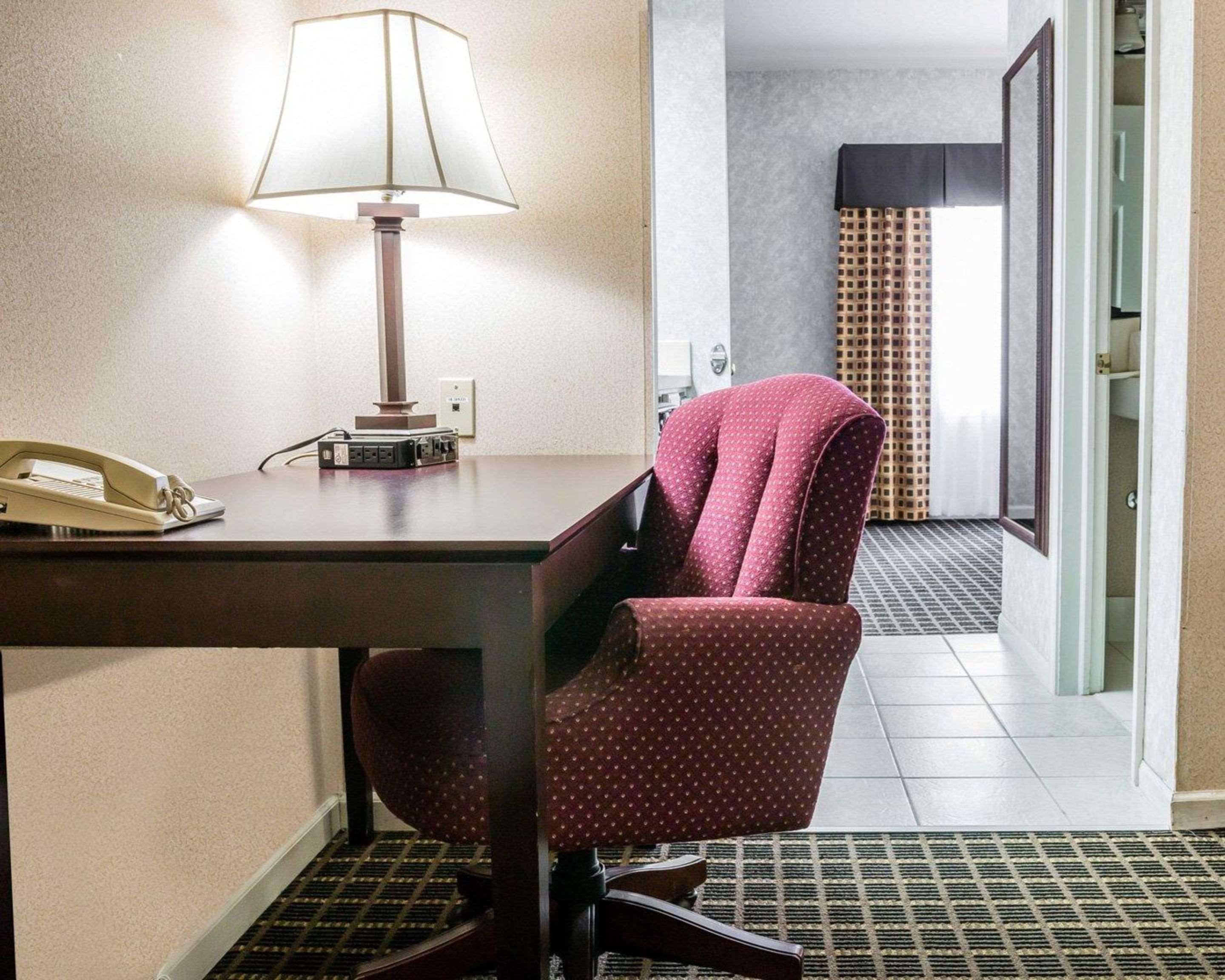 Econo Lodge & Suites Cascade Buitenkant foto