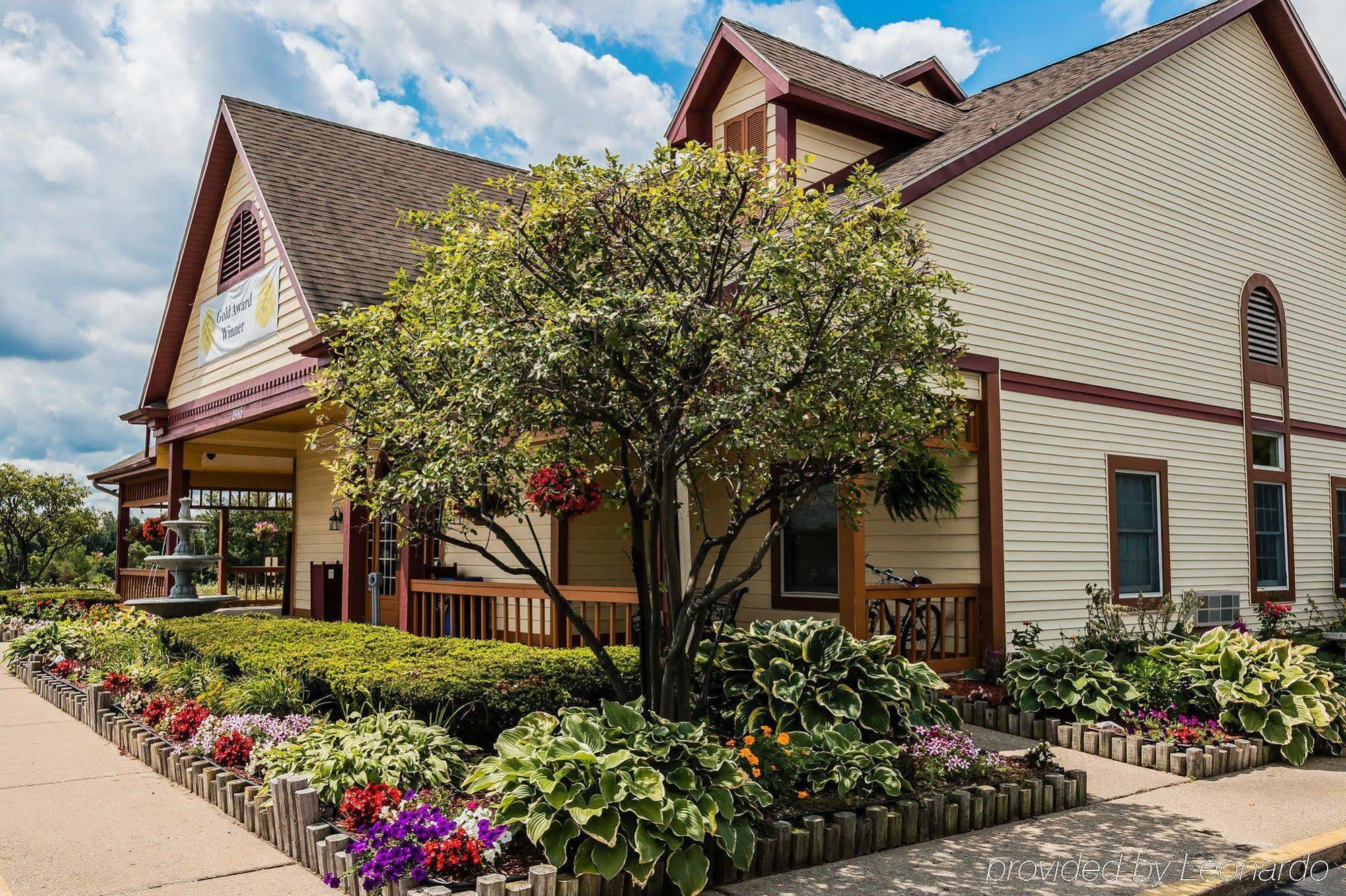 Econo Lodge & Suites Cascade Buitenkant foto